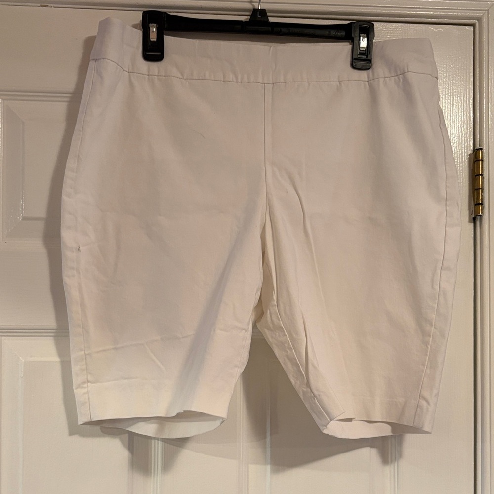 Chico's Classic Cream Shorts